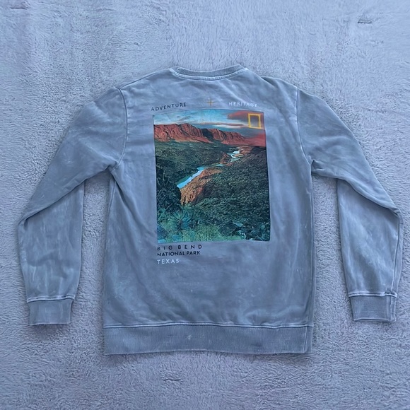 Vintage Grey National Geographic Crewneck - Picture 2 of 4